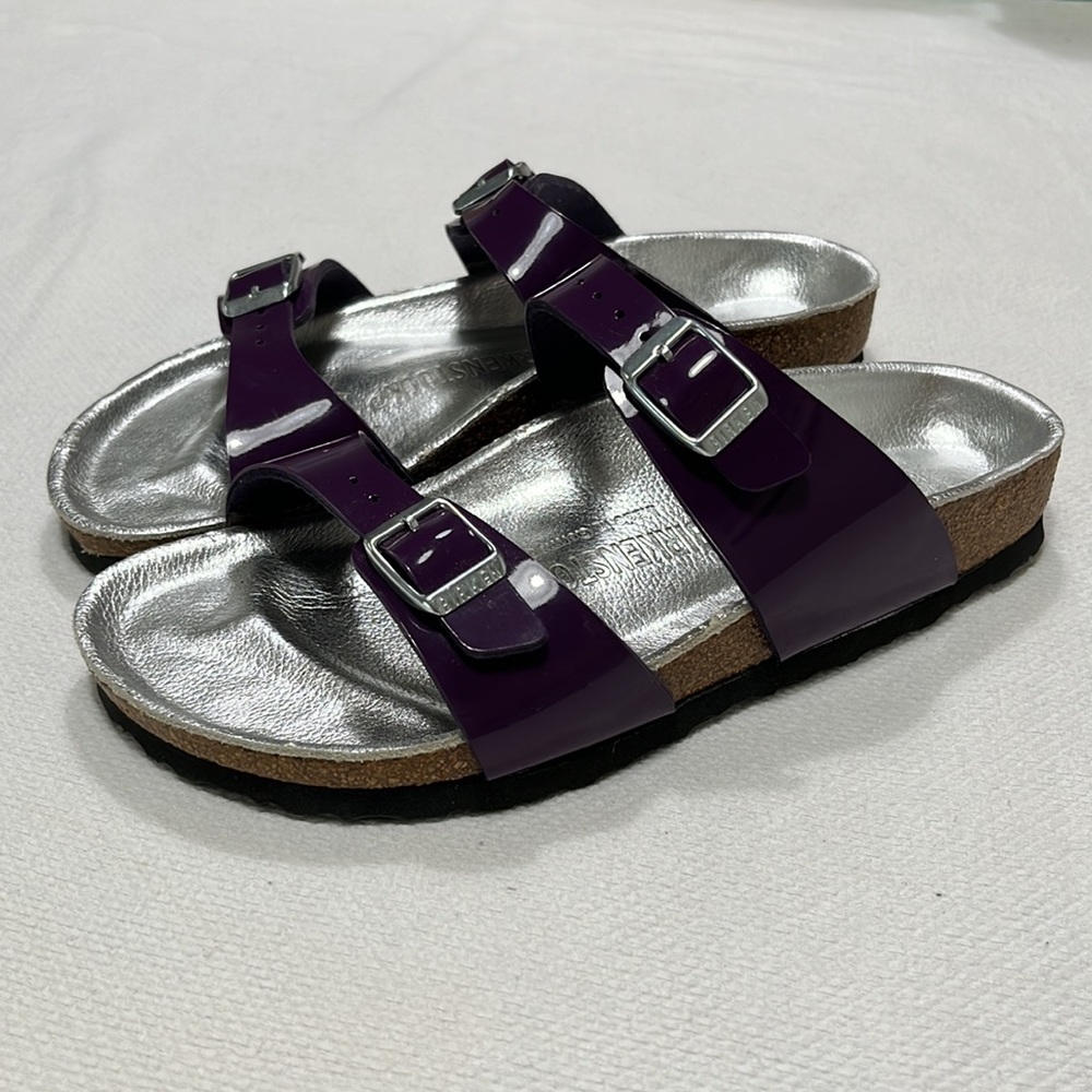 Women’s Size 36 Purple Patent Leather and Silver Birkenstock Arizona Sandals